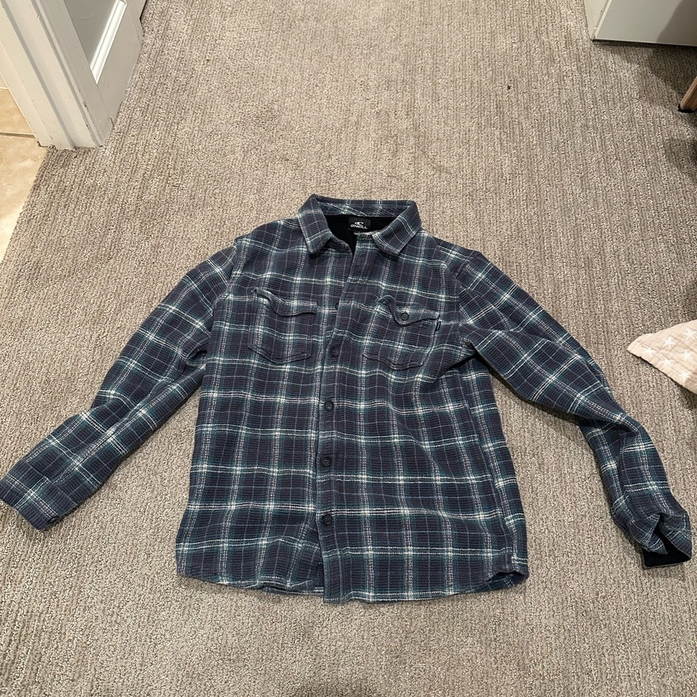 O’Neill Flannel Men’s super soft and warm. 
Medium but fits like a small.